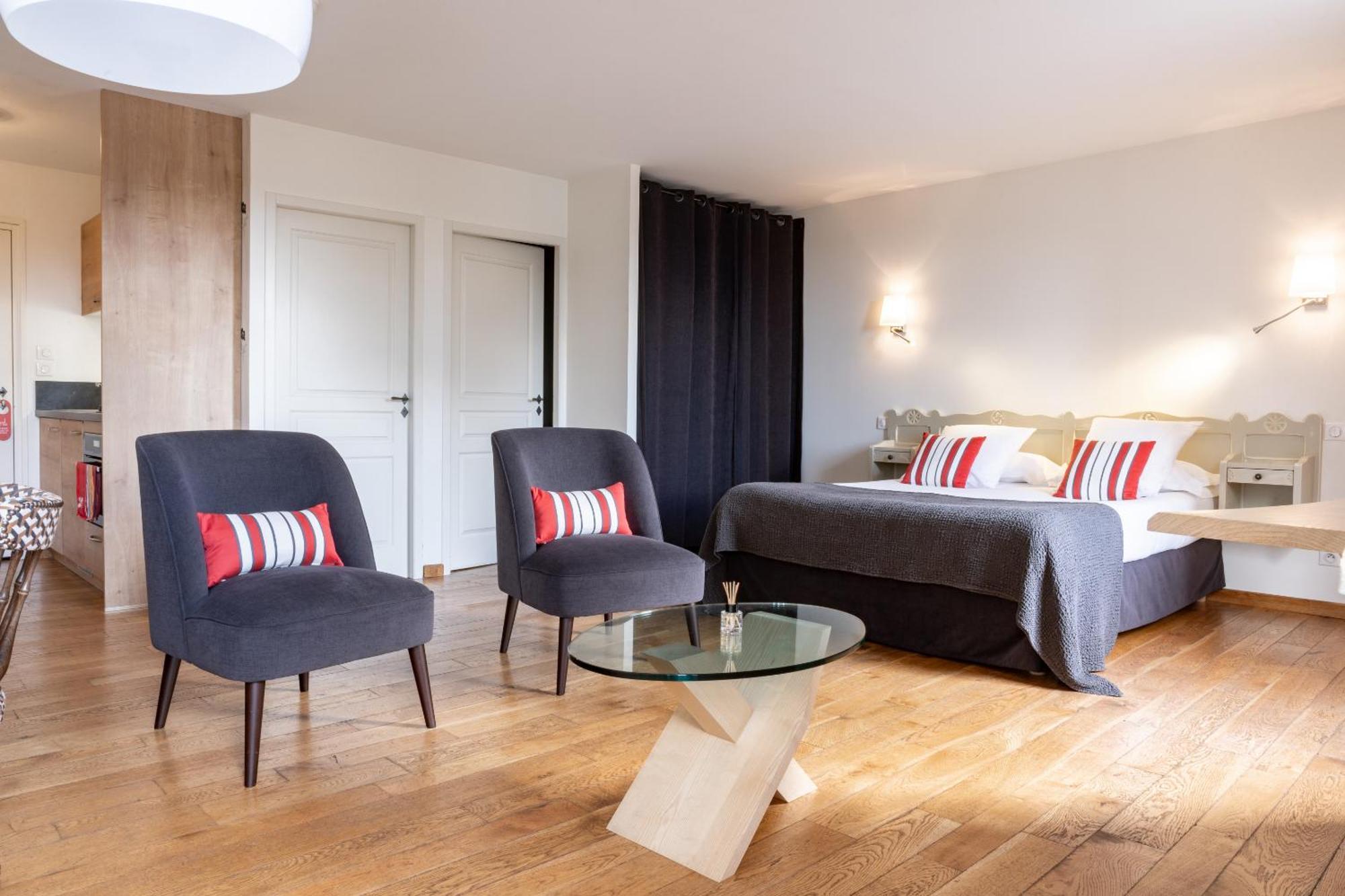 Hotel Restaurant & Spa La Maison Oppoca Ainhoa Room photo