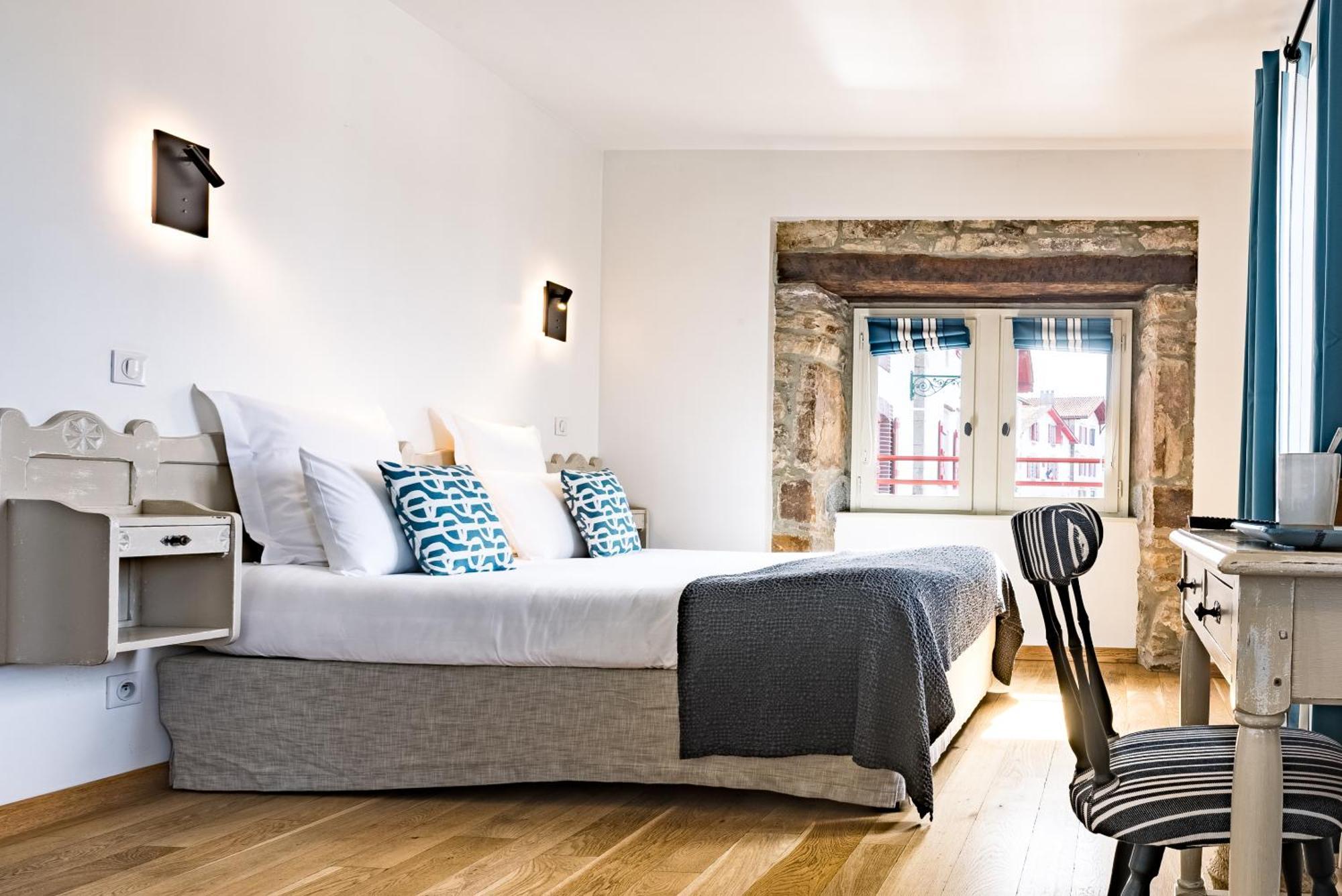 Hotel Restaurant & Spa La Maison Oppoca Ainhoa Room photo
