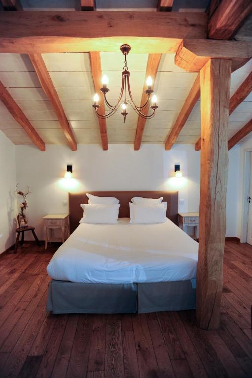 Hotel Restaurant & Spa La Maison Oppoca Ainhoa Room photo